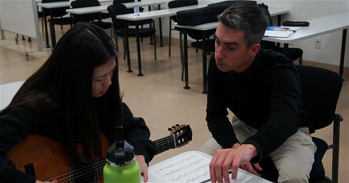 music-class-at-auracademy-07